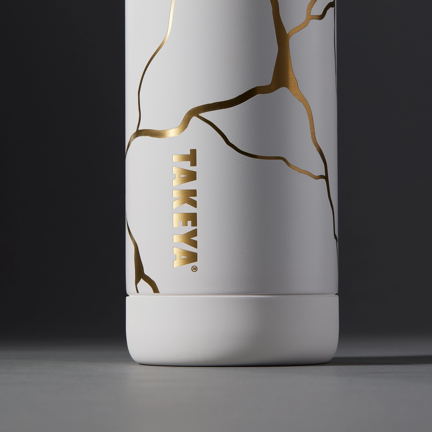 kintsugi-water-bottle-with-straw-lid-j3 51389-TK_HO25_Kintsugi_Takeya9236_Crop.png